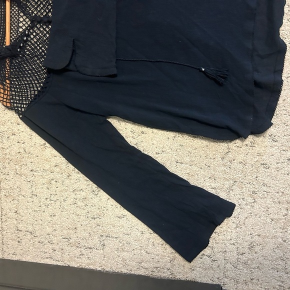 Free People size L cutout blouse in navy size L great used condition - Picture 5 of 16